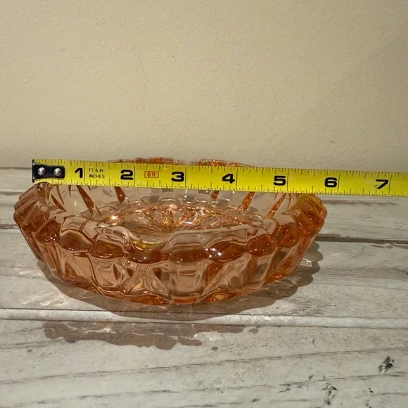 Vintage Mid Century Scalloped Edge Pink Glass Ashtray - Picture 4 of 5